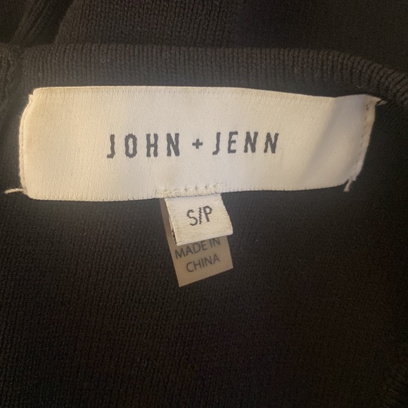 John + Jenn from Bloomingdale’s gorgeous dress laced up on one side. Stunning - Picture 14 of 15